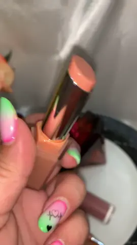 @Fenty Beauty #lipstick #fentybeauty #fentyglossbomb #glossbombstix #fenty 