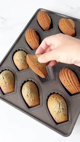 Mini cake – A small, single-serving cake that's beautifully decorated and perfect for parties or gifting. 💕 #mini #cake #cream #decorative #trending #foryou #100kviews #viralvideo #shorts #satisfying 