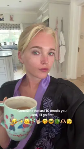 I love emojis they help me express my text messages so well!! Not sure how that 🫑 slipped in there tho? #fyp #emojis 