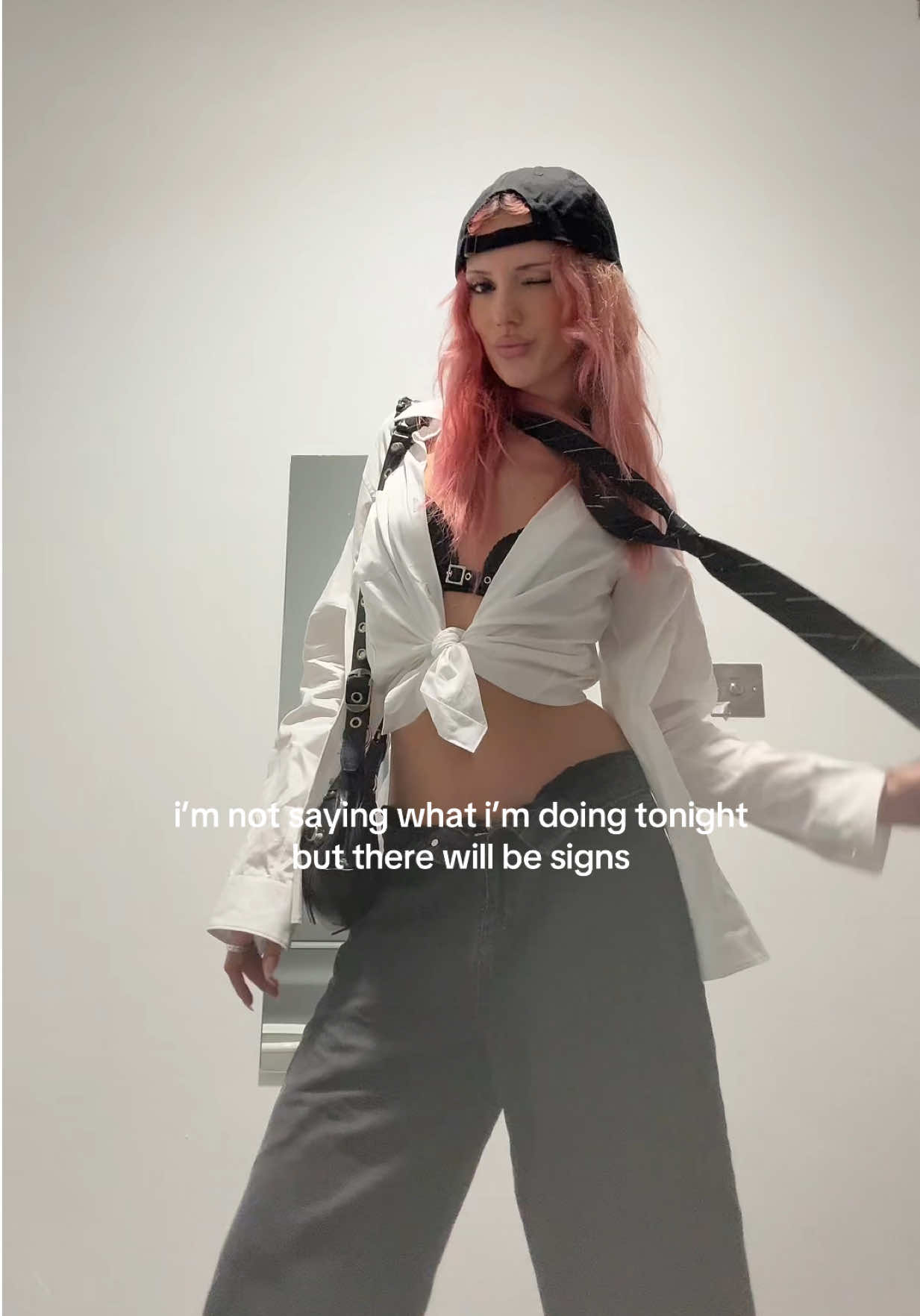 just guesss xx @BILLIE EILISH 