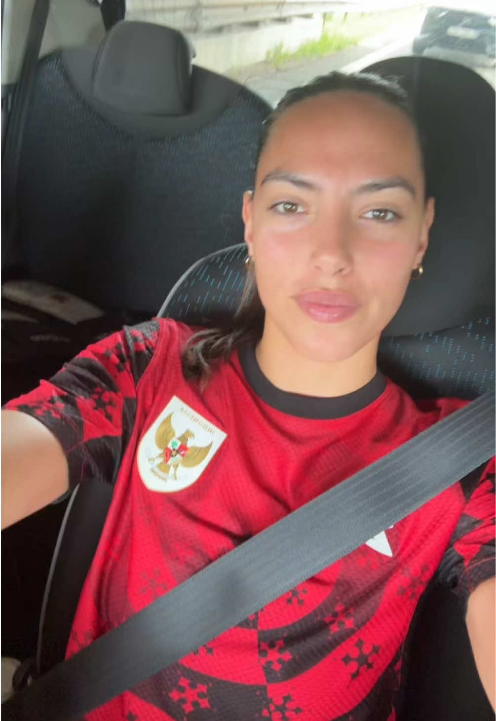 Dia… atau aku? ;) #fyp