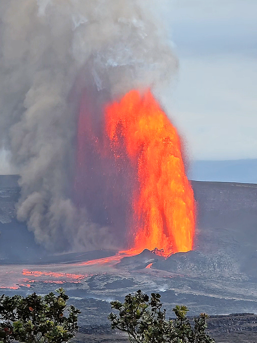 May 25,2025. Kilauea Volcano—Episode 23. Lasting ~6hrs with lava fountain reaching over 1000 feet high. Hawaii Volcanoes National Park, Hawaii.  #fypシ゚viral #Hawaii #Volcano #fypシ #fyp 