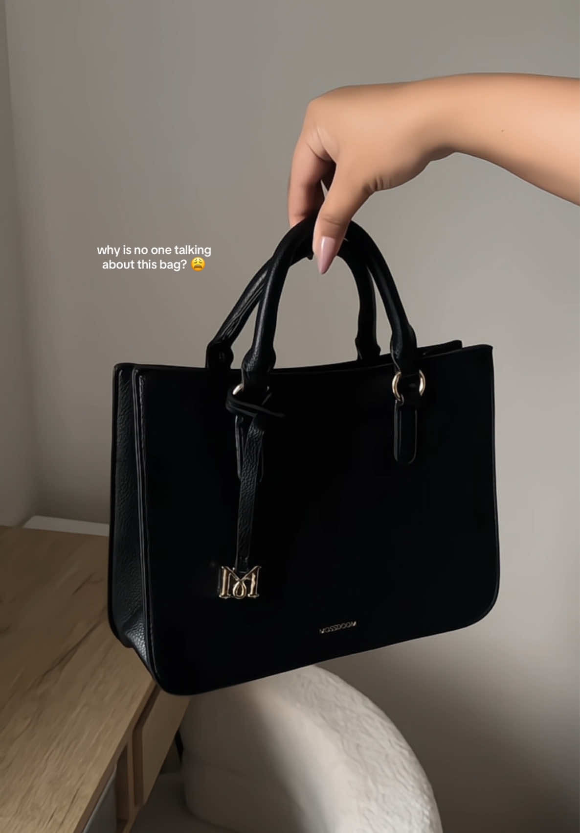 this bag is sooo UNDERRATED 😩 #mossdoom #handbag #slingbag #bagrecommendation 