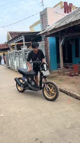 nyeting lolerna pake uma , pokona mah madodet  #kyzgarage #beat150cc #beatroadrace 