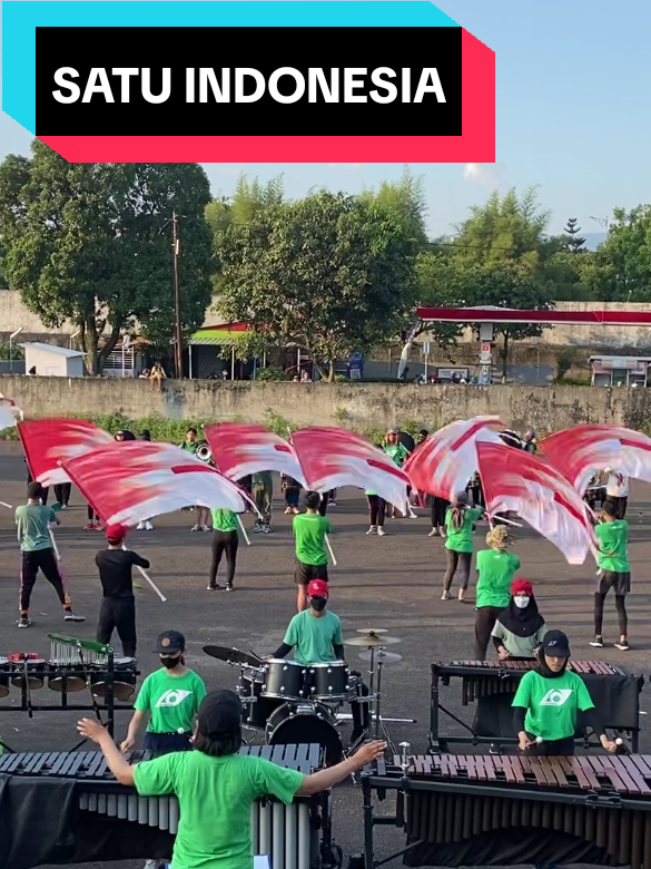 SATU INDONESIA 🇮🇩 SIAPA YANG MAU JOIN @locomotive.official ❓ #marchingband #marchingbandindonesia #mblocomotive #colorguardindonesia #colorguard #locguard #locbrass #locpit #fyp #foryou #fypage #indonesia  #bandung #fakesituation⚠️ 