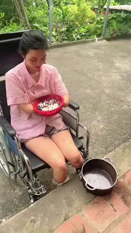 Cơm chiều cùng bà 👵 #ngatichcucphutho #ngatichcucpt 