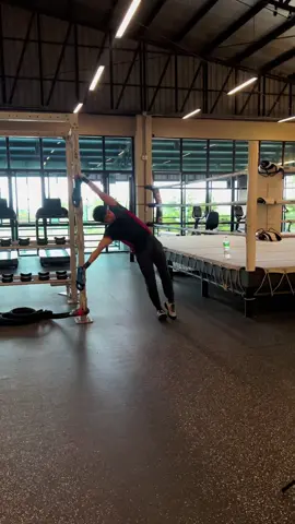 เทรนเนอร์ต้นฟิตรอแล้วค่ะ👏 ✅ มีเทรนเนอร์คอยให้คำแนะนำปรึกษาฟรี สอบถามเพิ่มเติมโทร 088 812 7999  🕓 เปิด-ปิด 05:00 - 23:00 น. 🕚 #energyfitnessrayong #เทรนเนอร์ #ฟิตเนส #ออกกำลังกาย  #เปลี่ยนหุ่น #ลดน้ำหนักแบบปลอดภัย  #เพิ่มกล้าม #ระยอง #มาบตาพุด #Fitness  #gym