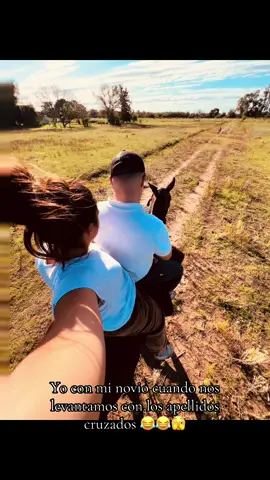 Así siempre 😂😂🫣#viralvideos #campoargentino🌱🌾🌻🐮🐂 #mujerdecampo🌾🐎 #viralllllll #fyp #novios #pareja #mujeracaballo 