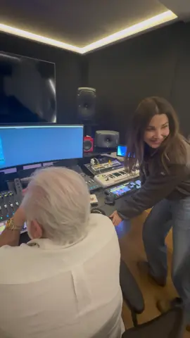 نانسي عجرم وكواليس اغنيه طراوه داخل الاستديو  من الحاني وكلمات عليم وتوزيع مكس ماستر جلال الحمداوي اتمني تعجبكم. محمد يحي #نانسي_عجرم   #محمد_يحيى   #كواليس   #ميكنج   #استوديو   #اغنيه_جديده   #حصري   #تسريب_ناري   #قريبا   #مزيكا   #musicproducer   #behindthescenes   #studioflow   #hitinthemaking   #superstar   #viralvideo   #trendingsound   #fyp   #foryou   #foryoupage   #explore  