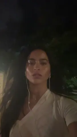 u make me feel tha lalalalala! 