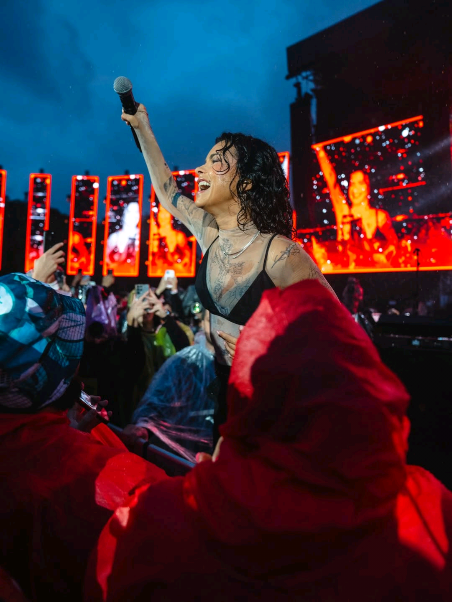 Tu și eu în ploaie 💧 #INNA #ElectricCastle #rain #live #festival @Electric Castle 