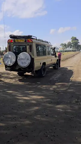 Safari Land Cruisers available for Hire Call/WhatsApp  0726573840/0720368032/0723297800 #adventure360 #magicalkenya #tembeakenya #safarilandcruiser #explore 