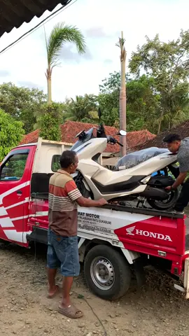 Alhamdulillah 🐋🤲🏻 #pcx160 #honda #new #2025 #foryou #fyp 