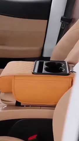 🔥 ستاند السيارة الفخم – راحة وتنظيم بكل مشوار! تعبت من الفوضى بين الكراسي الأمامية؟ خلّي هذا الستاند يحلّها بدقايق! ✅ حاملين للكهوة أو العصير ✅ مكان خاص للتليفون أو أغراضك الصغيرة ✅ علبة مناديل مدمجة، تسحب المناديل وانت سايق بكل سهولة ✅ تصميم راقي من جلد بيج وخياطة فخمة ✅ سحاب جانبي يخزن بيه أوراق السيارة أو مناديل إضافية ✅ يثبت مضبوط بين الكراسي بشريط فيلكرو، ما يتحرك حتى بطريق مطبّات ✅ مقاوم للمي والرطوبة، وينغسل بسهولة 📏 الأبعاد: الطول 34 سم – العرض 20 سم – الارتفاع 10 سم ما تفوّتها! خلي سيارتك مرتبة ومرتاحة، واطلبه هسه قبل ما يخلص  وسعر القطعة 17,000 #سيارة #مسند #راحه #كوب 