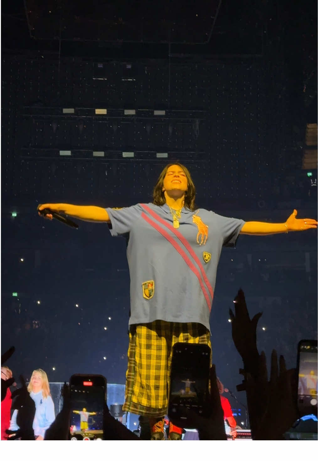 MOTHERRRR #billieeilish #hmhas #tour #billie #birdsofafeather @BILLIE EILISH 