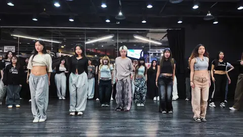 DC : ME | คลาสสับๆ #eearthchoreo 