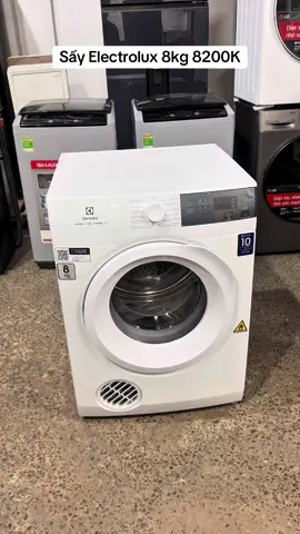 Mẫu mới 2024- Nhập Thái Lan✅ Máy sấy thông hơi Electrolux UltimateCare 8 kg EDV804H3WC Fullbox ✅ sấy khô 100% Thiết kế siêu sang trọng, thời thượng, công nghệ sấy chống nhăn, cảm biến và bảo vệ sợi vải cực kì tốt, bền bỉ theo thời gian 💥Siêu thị bán 9.990k ❌ 💥Em bán 8.200k ✅ tặng công lắp (chưa bao gồm vật tư phát sinh nếu có) Miễn phí ship trong Đồng Nai Bảo hành 2 năm Chính hãng
