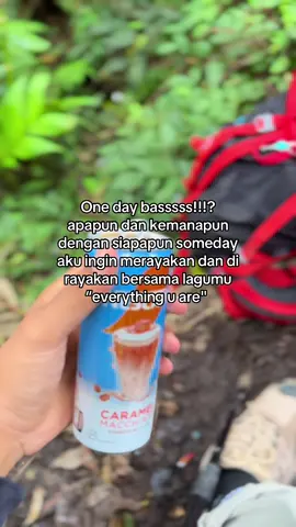 Basss!!! Kemarin udh buat unk seseorang yg separuh hati ini udh buqt dia dan separuhnya unk ngejalanin hidup, tapi bass aku gamau trial aku mau selamanya tpi ternyata lagu mu ga bisa melekat di dia, hmmm dia udh ngerayain kisah baru nya dan lagi” aku kalah basss TOLONG DIKEHIDUPAN YG HANYA SEKALI INI jgn hanya merayakan seseorang aku jg pengen basss dirayain dgn lagu everything u are ini!!! Tpi… ternyata aku hanya merayakan seseorang itu ,aku jg pengen abadi di sbuah rekaman yg berjudul everything u are itu, tpi… unk menuju sesuatu yg indah diujung itu aku yakin dan sudah mengerti perkataan tdk bisa mengajarkan kita tetapi kehidupan bisa langsung mengajarkan kita tentang sesuatu unk mendapatkan sesuatu yg sangat indah kita harus melewatkan sesuatu yg sulit dan penuh dgn tantangan lqlu dihujug cerita itu bru kita mendapatkan sesuatu yg kita cari yaaaaa Menarik. #zmn14 #baskara #hindia #laguhindia #everything #u #are #hindia #laguviral #foryou #4u #fypシ #fyp 