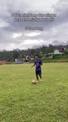 Mentahan🤝 #pov #gelandang #winger #sepakbola #football #footballtiktok #tarkam #fypシ #xcyzba #trend #4u #fyppppppppppppppppppppppp 
