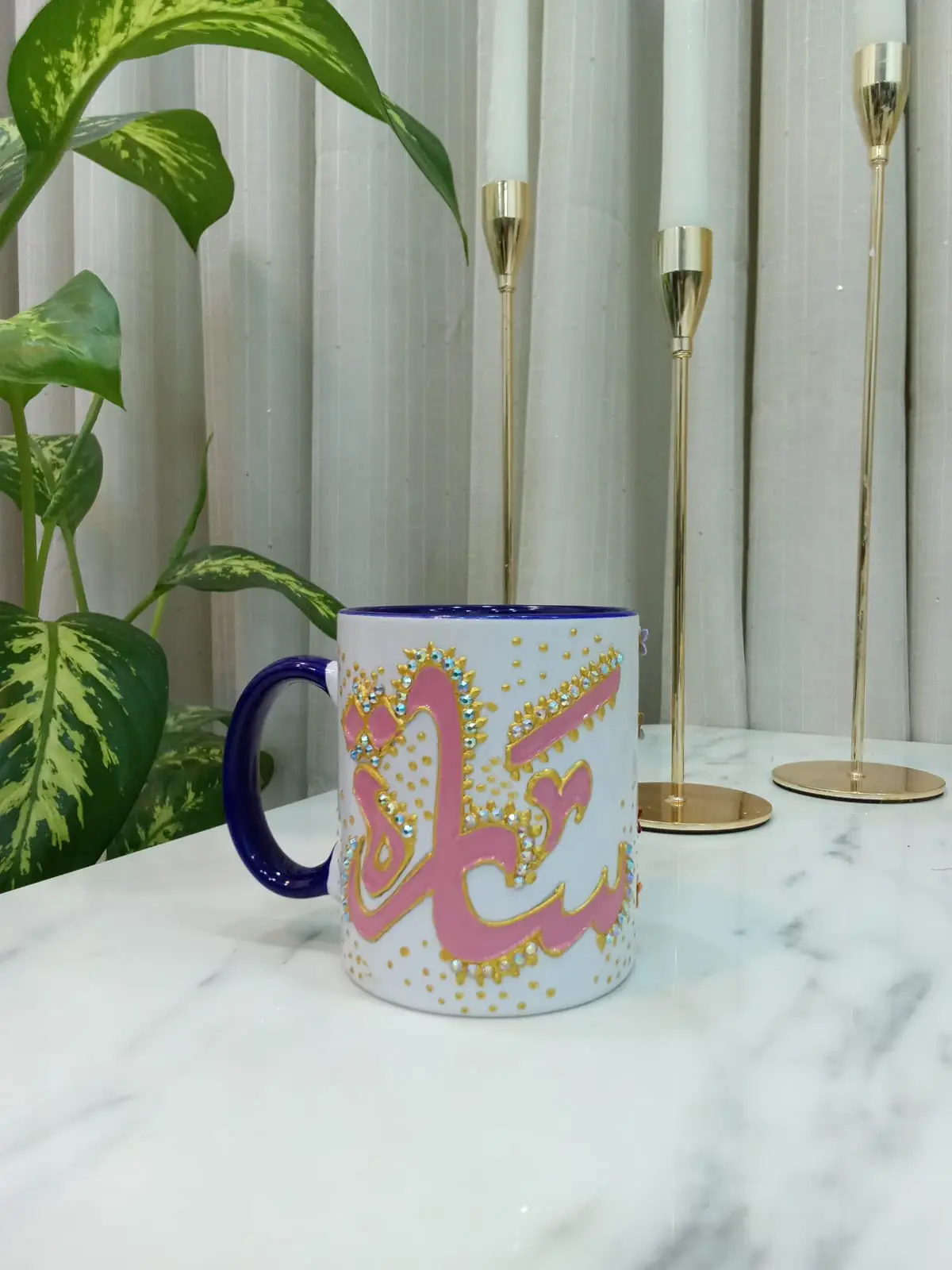 دخلوا للحساب وشوفوا الجمال بعيونكم ✨💬 الرسم حسب الطلب 💬✨🤍 نقش أسماء على الأكواب، المباخر، وغيرها...  يوجد تماثيل صغيرة بتصاميم فريدة✨✨ لطلباتكم يرجى التواصل عبر الرسائل💬. .  .  .  . .#الشعب_الصيني_ماله_حل😂😂  #لمسة_فن #اكواب #مباخر #رسم #اعمال_يدوية #اكسبلور #لايك #جدید #اكسبلور_فولو #بيج #العراق