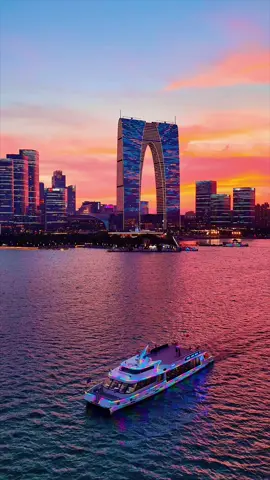 welcome to Suzhou,China🇨🇳   📌 ***Our Services*** ✅ Customized China travel itineraries   ✅ Expert investment guidance & support   ✅ Chinese language  training If you plan to visit China, please contact me。 #China #suzhou #city #tour #travel #trip #chinatravel #immigrant #investment #night 