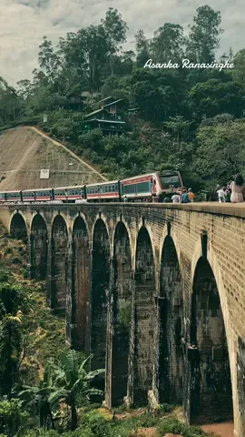 මේතනට ගියපු අය ඉන්නවද? ❤️🇱🇰 #tending #fypシ゚viral🖤tiktok☆♡🦋myvideo #fypシ゚viral #1m #ninearchbridge #train 