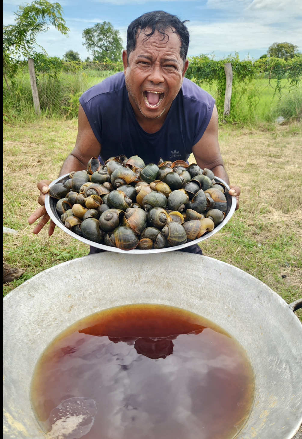 How to crispy snails with lemongrass recipe #crispy #snail #tiktokfood 