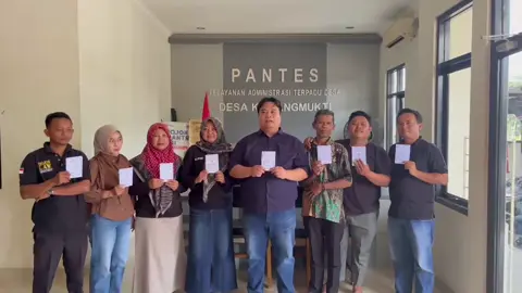 Alhamdulillah koperasi desa merah putih karang mukti sudah mulai berjalan ☺️ beberapa perangkat desa dan aparat desa sudah mulai daftar menjadi anggota koperasi desa merah putih , yuk untuk warga desa karang mukti sudah mulai bisa daftar jadi anggota kopdes ya sekarang👌 #fyppppppppppppppppppppppp #fyp #kopdes #koperasimerahputih 