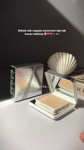 Lepas ada pressed powder ni makin rajin nak reapply sunscreen 😆 #carslan #carslanpressedpowder #carslanpowder #carslansoftfocusmakeuppowder 