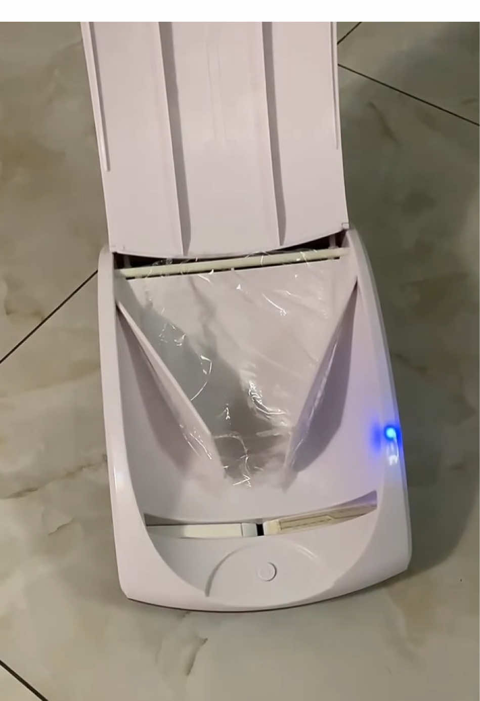 The floor won’t get dirty anymore😏#gadgets #coolgadgets #coolstuff #shopping #product #amazonfinds #amazonmusthaves #LearnOnTikTok #tiktokmademebuyit #fyp 