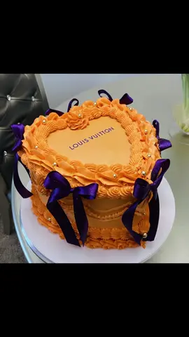 It’s a good day to get yo ass up and make some money🙃🤑 Happy Friday! For orders and inquiries  Text 904-600-2335  Located in South Jax #GlamourGourmet #BestInJax #CakeDecor #JaxFl #CustomCakes 