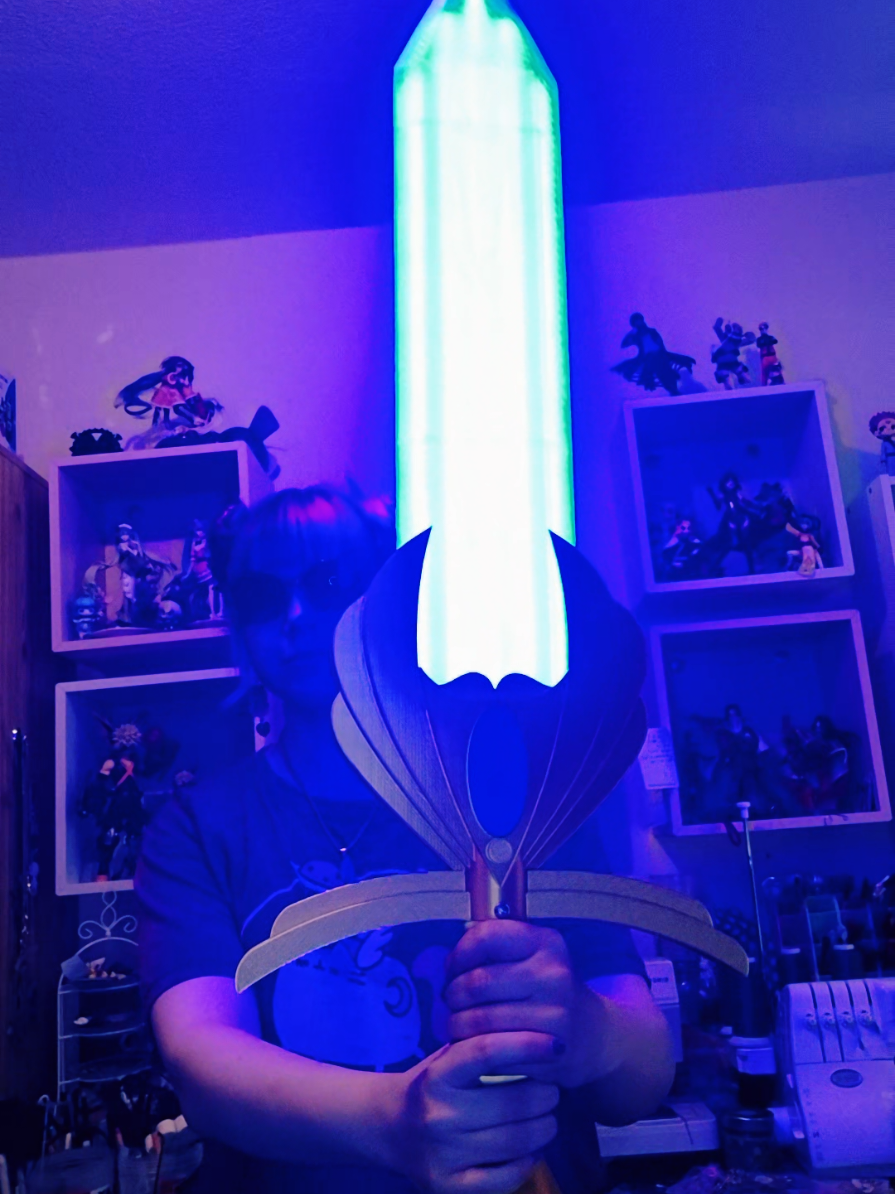 I love this sword so much he made such a good job but dear heavens it is BRIGHT. . #shera #sherasword #cosplaysword 