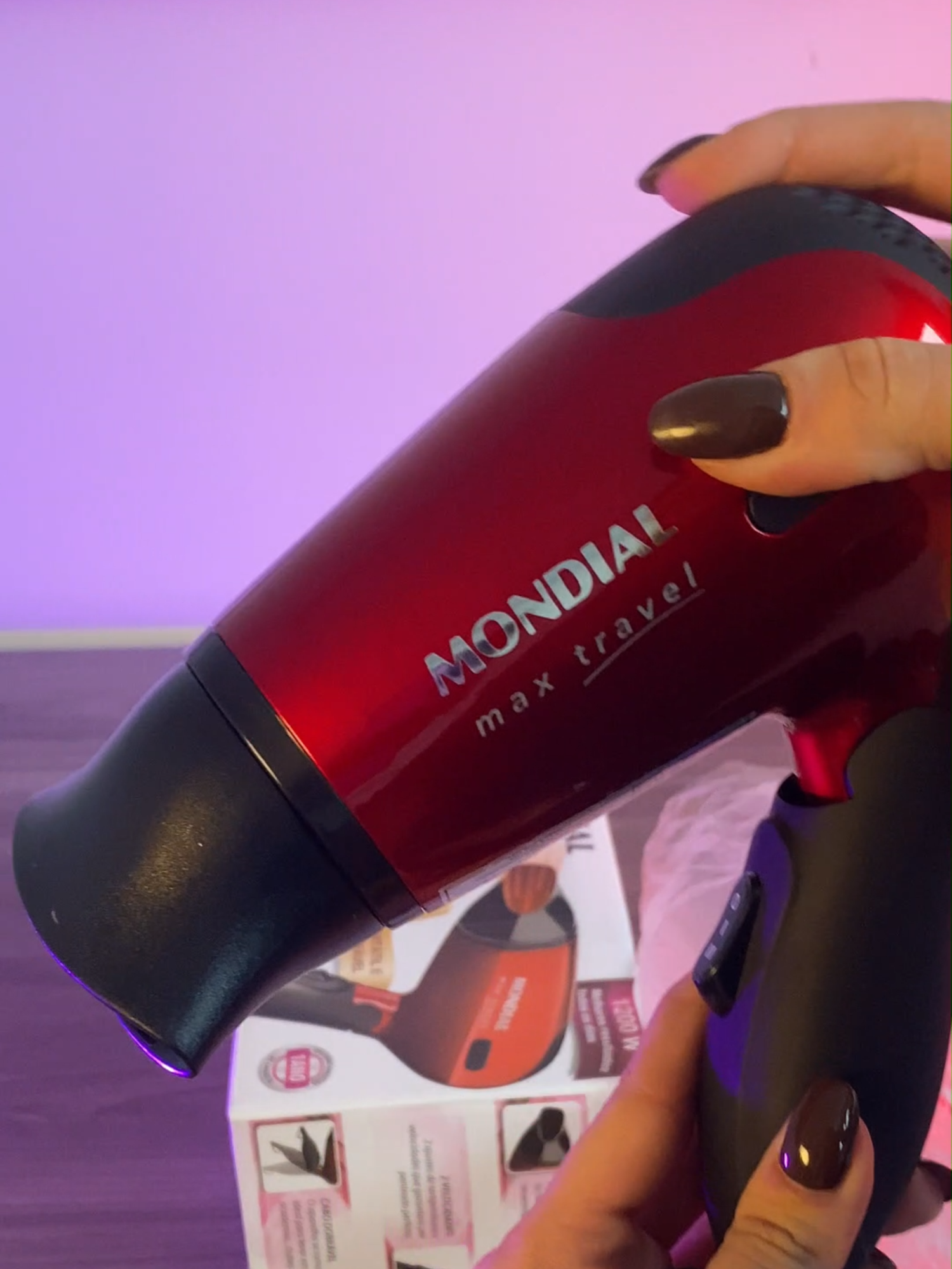 Secador potente que cabe na bolsa? Sim, é real e tem nome: Mondial SC-10! 😍💨 Dobrável, leve, perfeito pra viagem ou pra quem não perde o estilo nem no corre do dia 🧳🔥 👉 Compacto no tamanho, gigante na potência! #AchadinhosTikTok #SecadorMondial #DicaBoa #TikTokMeFezComprar #BelezaEmDia #CabelosPower #UtilidadesQueAmamos #MondialOficial #SecadorBaratoeBom