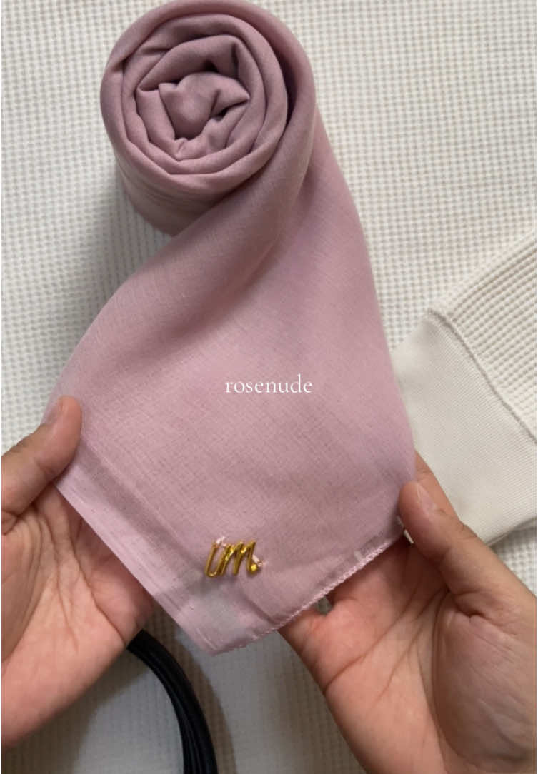 excusme back in stock rosenude paris jadul !  #ootdhijab #OOTD #oufitideas #bridesmaids #parisjadul #umamaparisori 