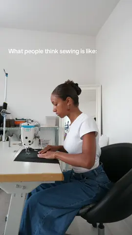 After 4 years I still have a hard time figuring out what the right side is🥲 #sewing #relatable #sewingproject #sewingpattern #sewingtips 