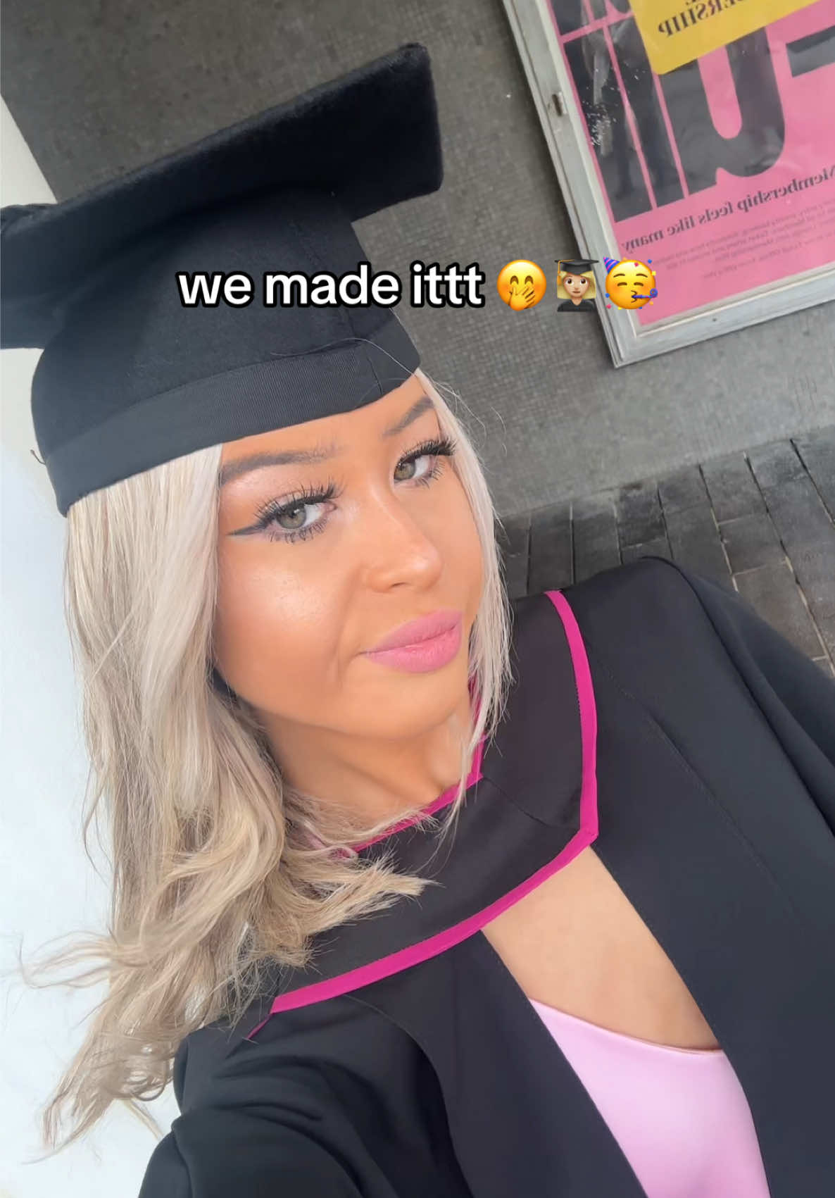 @London College of Fashion, UAL 👩🏼‍🎓❤️🥳 #graduated #graduation #ual #lcf #graduate 