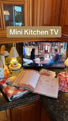 i fell for the mini kitchen tv propaganda🥴 it’s so worth it for the 2000’s nostalgia alone thoughhhh! #minitv #kitchentv #2000skitchen #90skitchen #tuscankitchen #tuscanhouse #2000snostalgia #globalvillage #cozyhome #cozykitchen #gilmoregirls #cozytok #falltok 