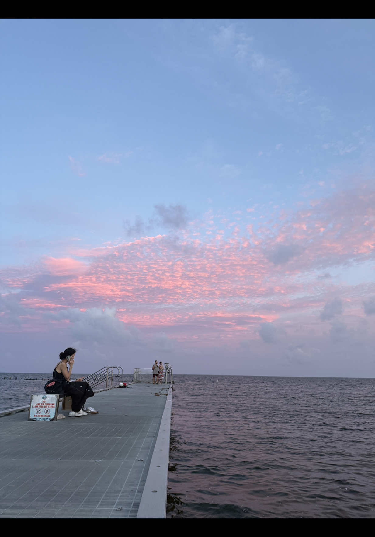 casual airport outfit 🛫