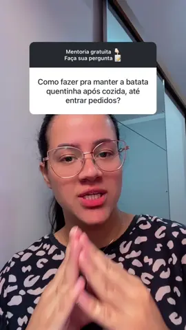 Respondendo dúvida sobre a preparação da batata recheada no Pote ✍🏻📝🔥 Comece do zero, com o que você tem em casa, e aprenda a receita que fez um delivery ultrapassar R$1 milhão por ano! 📘 No nosso eBook exclusivo, você recebe: ✅ Receita completa da batata no pote ✅ 10 Recheios mais vendidos  ✅ Ebook de bônus: Pudim cremoso ✅ E o melhor: Acesso vitalício ao conteúdo! 🔥 Ideal pra quem quer uma renda extra ou crescer no delivery com um produto campeão! 🔗 Link na BIO! Bora transformar sua cozinha em uma máquina de vendas!