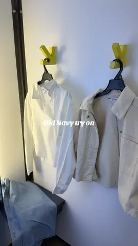 Ummmm I’ve been sleeping on Old Navy?! Saved the best for last 🤌🏼 #oldnavy #tryon #shoppinghaul #summerstyles #falloutfits #outfitideas #clothinghaul #oldnavyfinds #fittingroom #OOTD #trending 