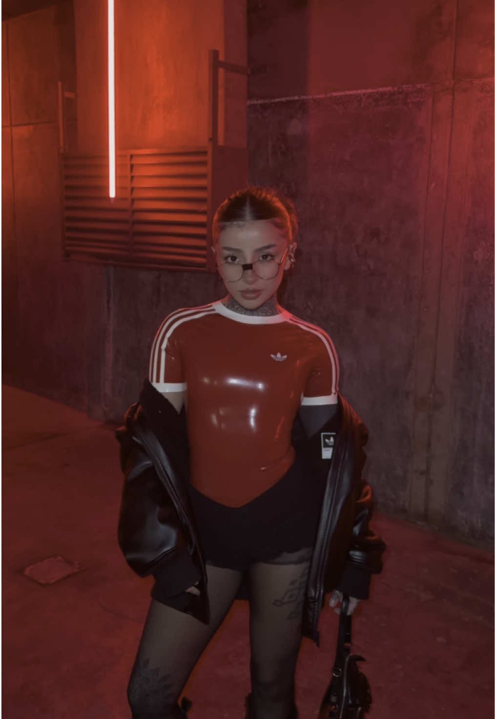 Respuesta a @Jesica Bolañes parte 4 Probandome el body de latexxxxx #latex #adidas #fyp 