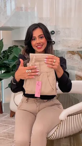 ✨ Calça bege que valoriza o corpo sem marcar nada! Gostou? Comente “eu quero”