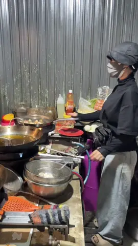 Nổ lực kiếm tiền đi em, để sau này được tôn trọng và không phải nghe câu: 