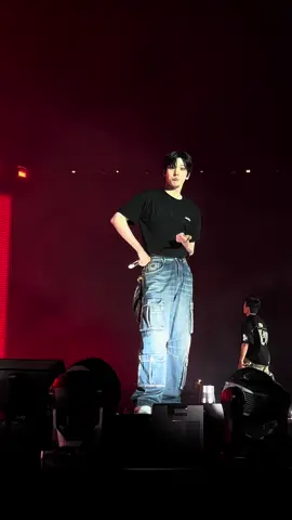 Captivated by his stage presence + bias wrecked 😩 #yunho #yunhoateez #ateez #ateezcitifield 