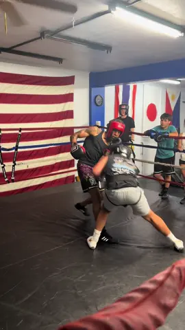 Unorthodox style. Tenacious Boxing 🥊 Club. #davestrassermma #davestrasser #kenosha #levelup #boxing @G8🤺 