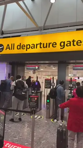 Nothing beats a jet 2 holiday while flying… 😊  #fyp #uktiktok #tiktokuk #tiktoknigeria #blowthisupforme #unitedkingdom #london #jet2holidays #jet2 