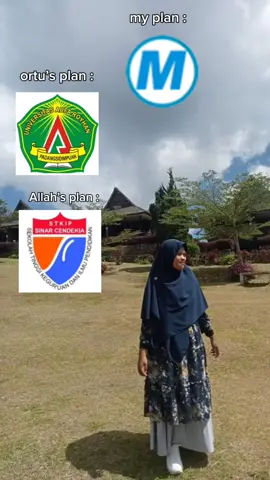 sengaja pilih yang murah,tapi ortu milih yang lumayan,tapi Allah tau dimana jalan terbaikku, rencana Allah itu indah,dibanding rencana kita sendiri,padahal pengen kali masuk kebidanan,tapi Allah bilang : 