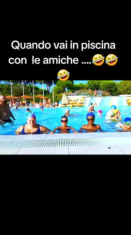 #piscina #tiktokitalia #perte #amichestupide😂 @nanni73 