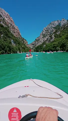 Lac de Sainte Croix, Gorges du Verdon📍 #lac #saintecroix #gorgeduverdon #verdon #bateau #van #vanlife #eauturquoise 