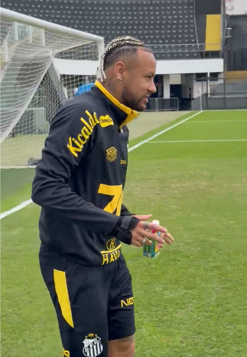 Na entrada para o treino ⚪️⚫️ #SantosFC #Santos #TikTokEsportes #Neymar #NeymarJr 